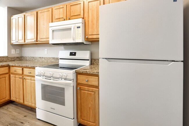 Building Photo - 5700 Bentgrass Dr