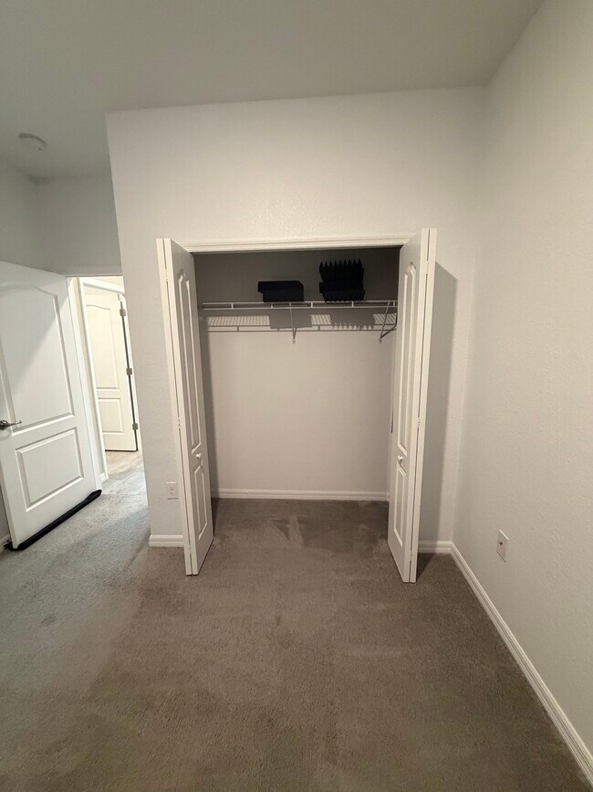 Building Photo - 11815 Bluebird Pl