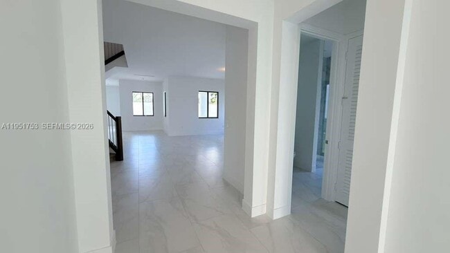 Building Photo - 19700 NE 14th Ave