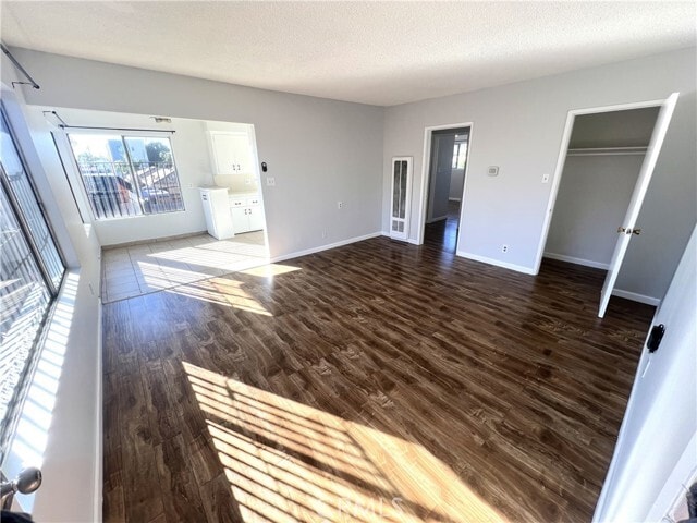 Building Photo - 620 W 82nd St