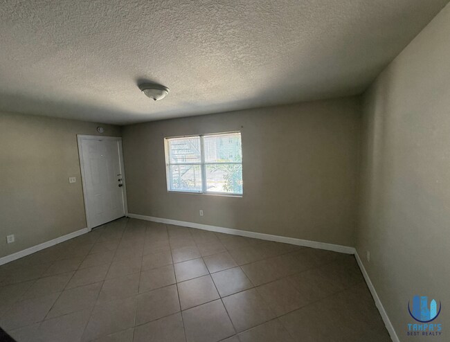 Building Photo - 117 N Evergreen Ave