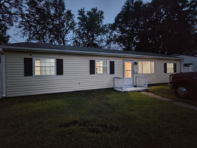 Building Photo - 1826 Womack Dr