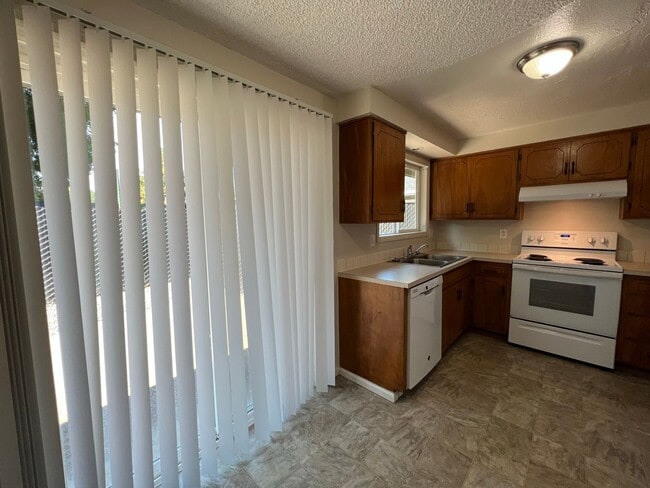 Building Photo - Beautifully Landscaped Two Bedroom