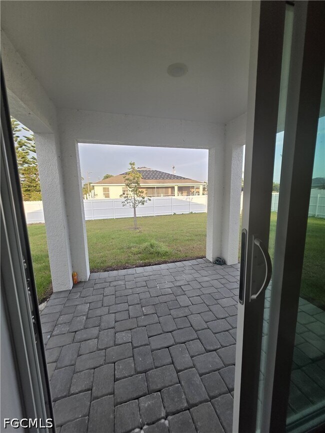 Building Photo - 4421 NE 15th Pl