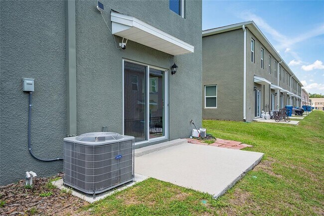Building Photo - 2333 Penguin Blvd