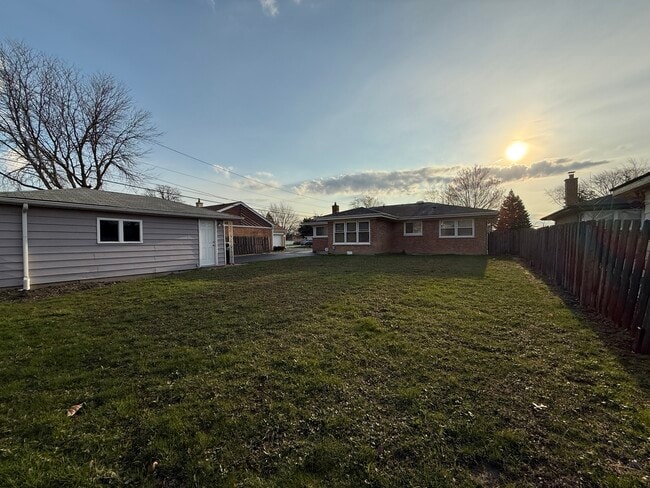 Building Photo - 16856 School St