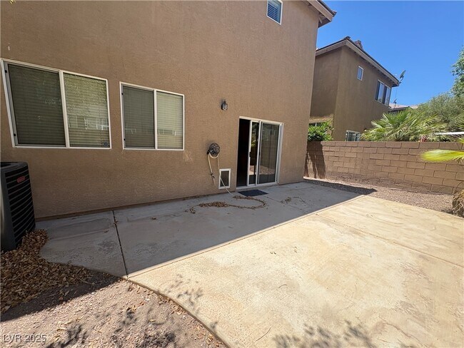 Building Photo - 9218 Grassy Weep Ct