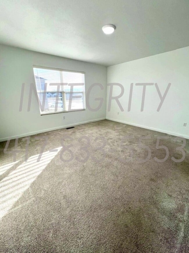 Building Photo - 800 Hoffman Hills Blvd