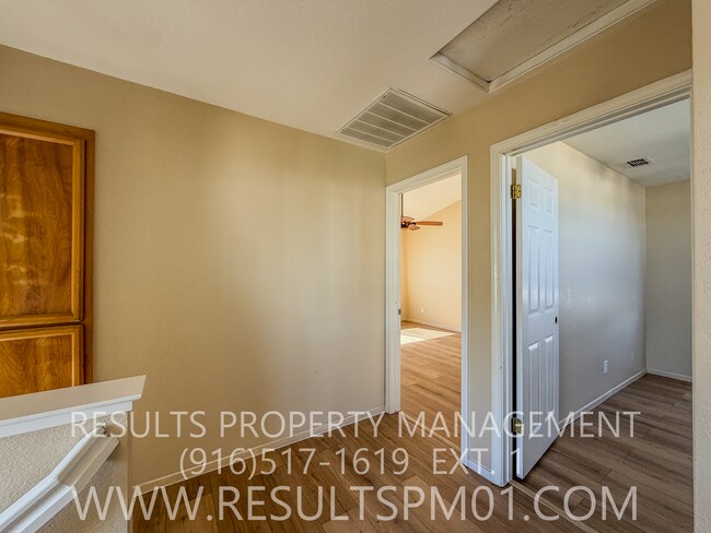 Building Photo - Cottages! Spacious 4 Bedroom Home