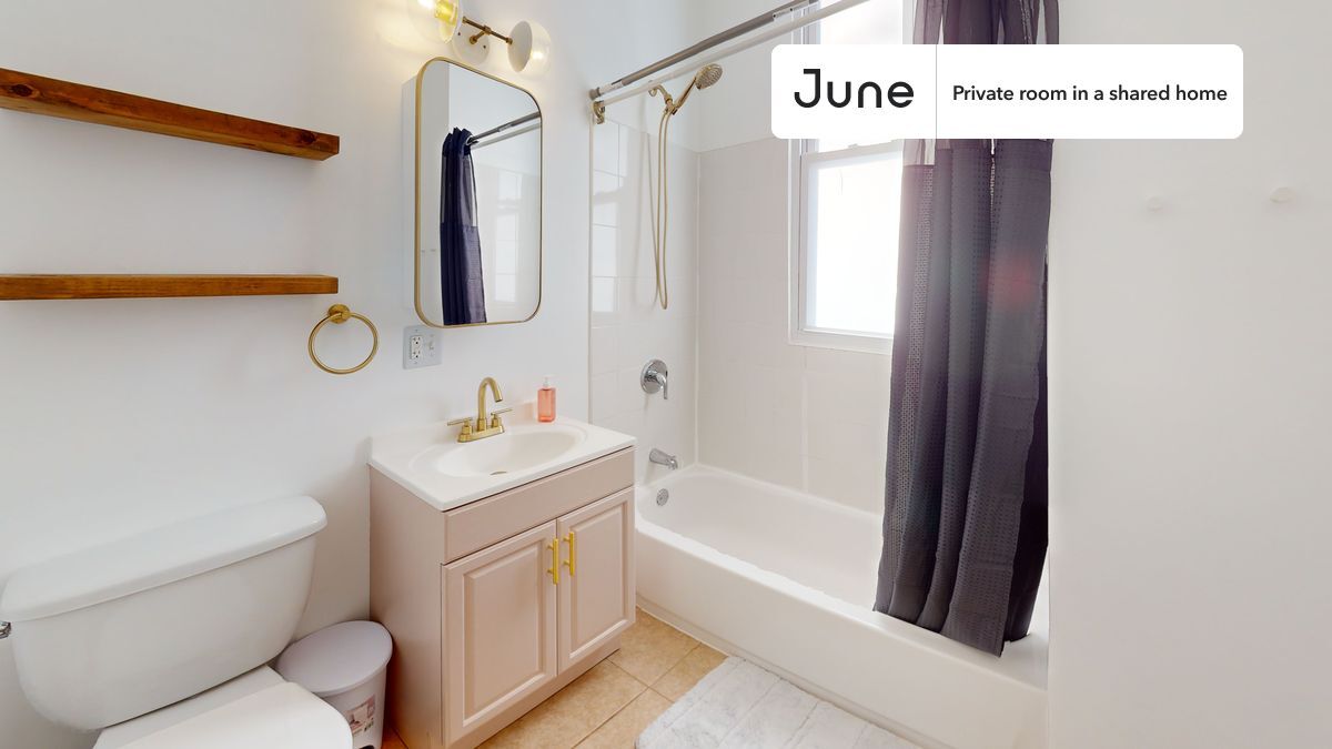 Building Photo - Room in Shared 3 bed/1 bath home