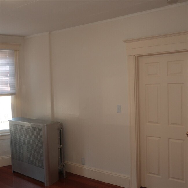 Building Photo - 2 Meader Rd