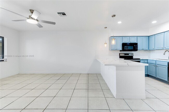 Building Photo - 821 NW 41st St