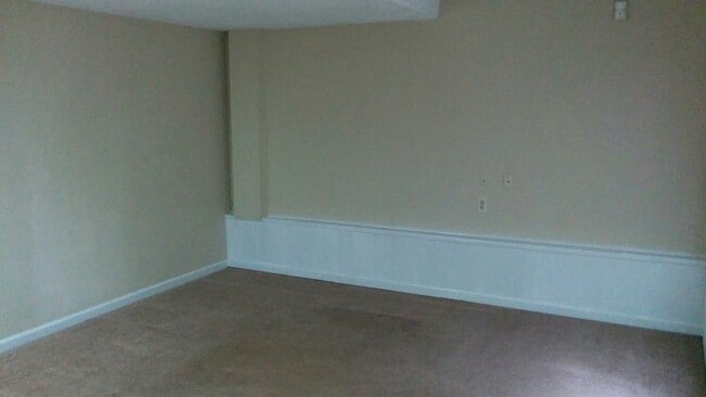 Building Photo - Large 4BR in Marietta