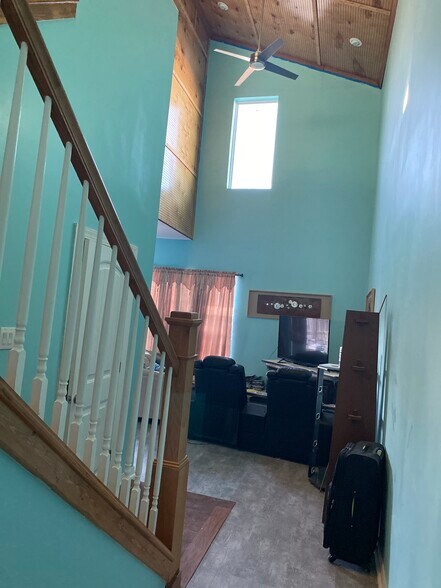 Building Photo - 643 Leigh St