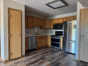 Building Photo - CONDO FOR RENT FROM PRIVATE LANDLORD!