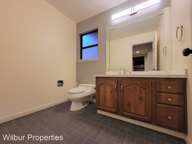 Building Photo - 3 br, 2.5 bath House - 3 Oliver Court