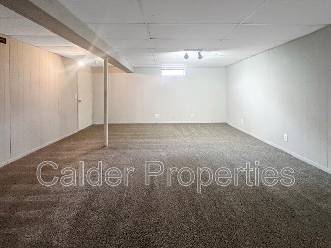 Building Photo - 2500 Ancient Dr SW