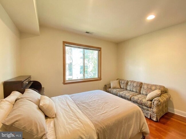 Building Photo - 1417 N 17th St