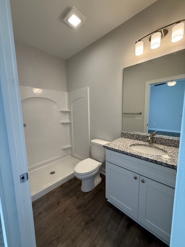 Building Photo - Three bedroom, 2 bath house in Graham