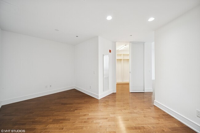 Building Photo - 401 N Wabash Ave