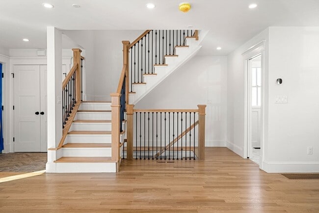 Building Photo - 309 Broadway