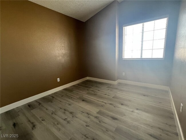 Building Photo - 1368 Torington Dr