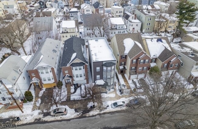 Building Photo - 626 S 20th St