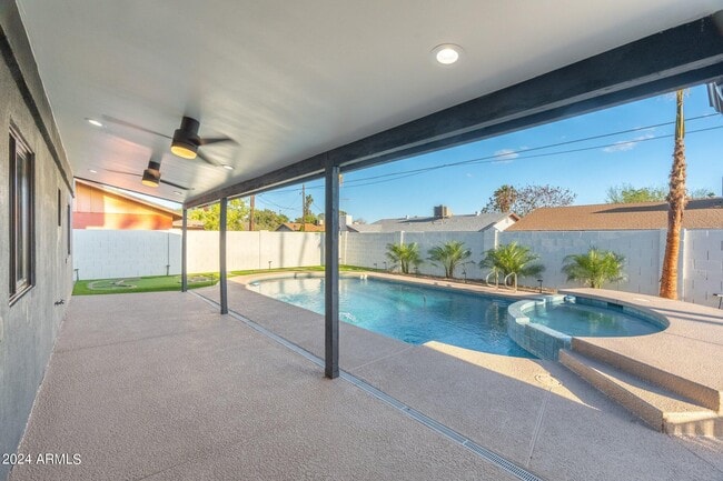 Building Photo - 1643 W Griswold Rd