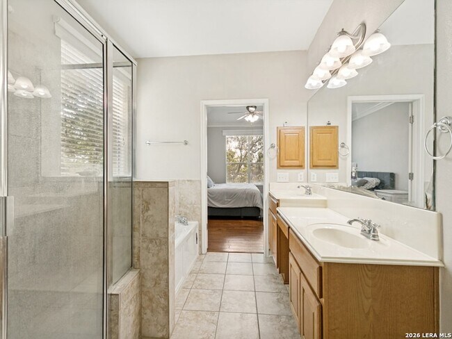 Building Photo - 822 Tiger Lily