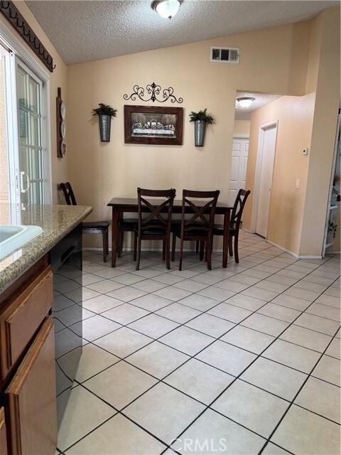 Building Photo - 15762 Orchid Ave