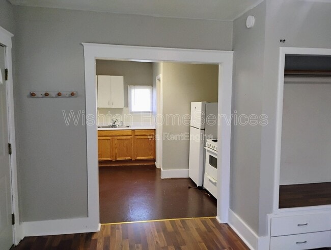 Building Photo - 615 N Avery St