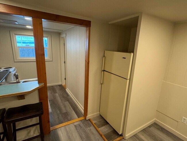 Building Photo - 2 Bedroom Apartment in Camellia Park