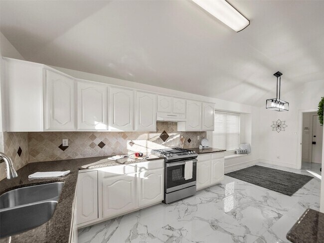 Building Photo - 4818 Mize Ct