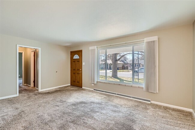 Building Photo - Beautiful 3-Bedroom Home in Denver – Avail...