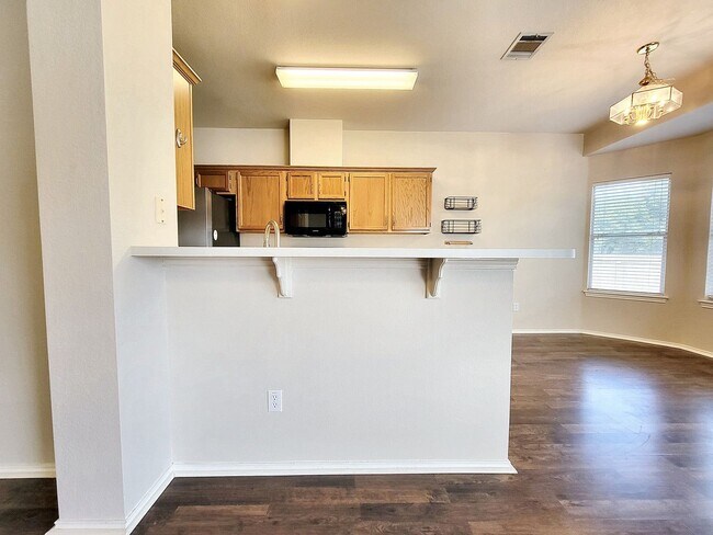 Building Photo - Charming 3BD/2BA Home with Spacious Backyard in Cedar Park