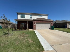 Building Photo - Huge 4 bed 2 1/2 bath house in Piedmont