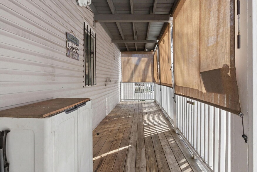 Back Porch - 22 Deering Rd