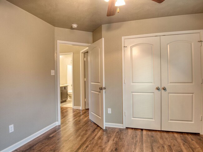 Building Photo - Spacious Single-Family Home Available Now!