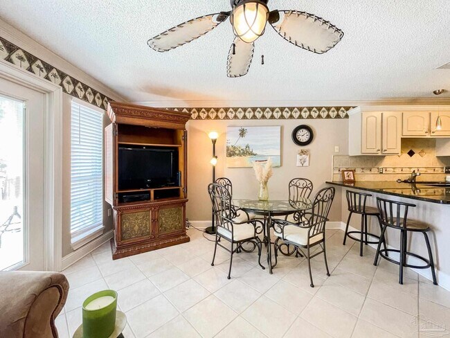 Building Photo - 13500 Sandy Key Dr