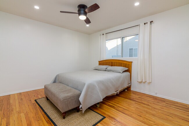 Building Photo - 16641 Gilmore St