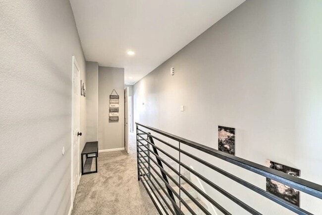 Building Photo - 4909 Sunflower St