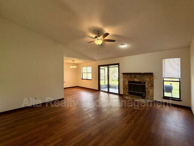 Building Photo - 4655 Trevi Dr