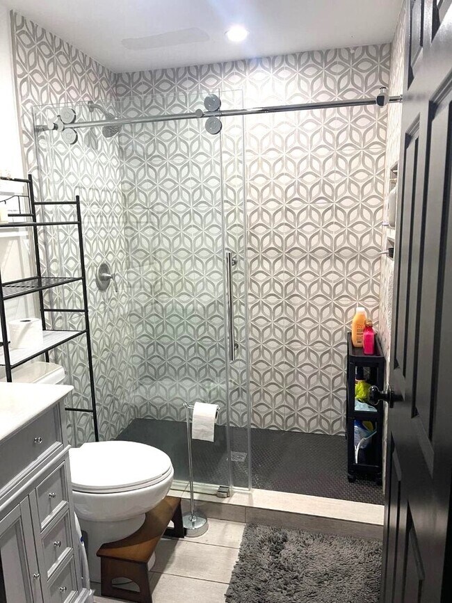 Building Photo - 4728 N Kennicott Ave