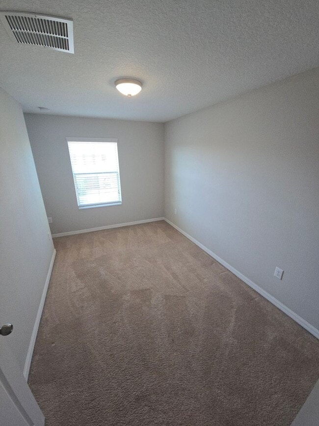 Building Photo - Town House 3/2.5 in Riverview