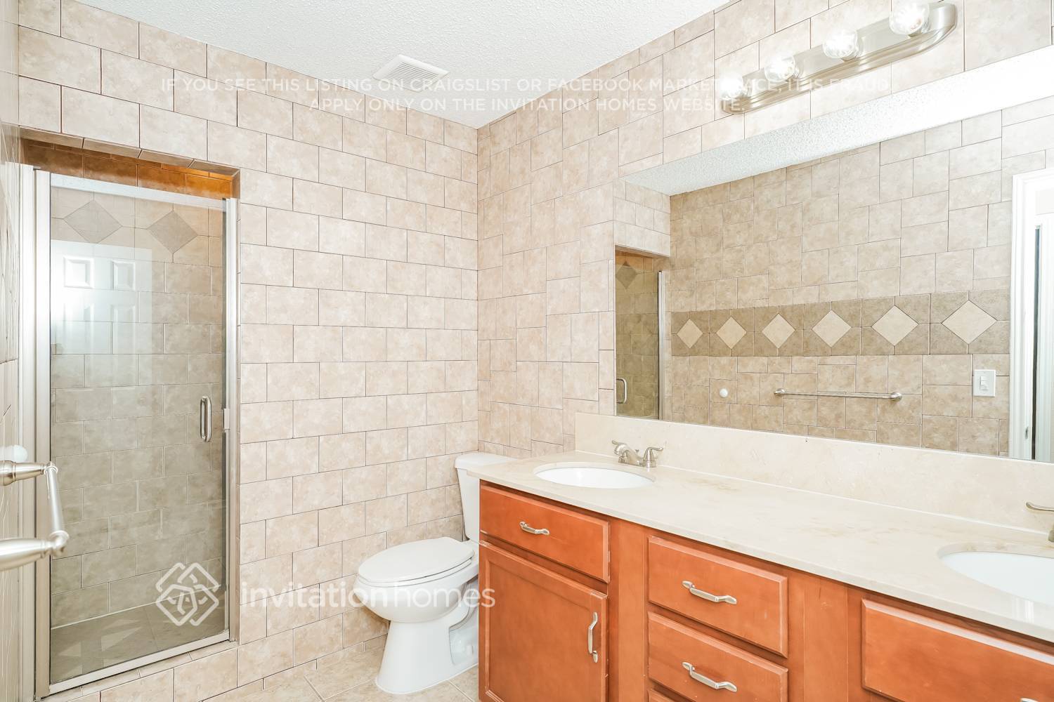 Building Photo - 10900 Huntington Rd