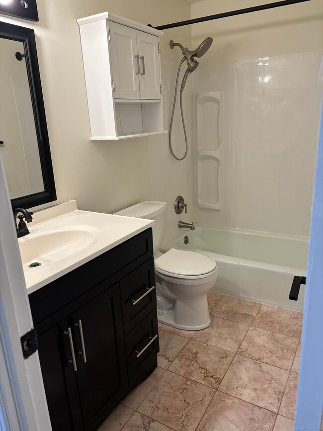 Building Photo - 11 King Arthur Dr