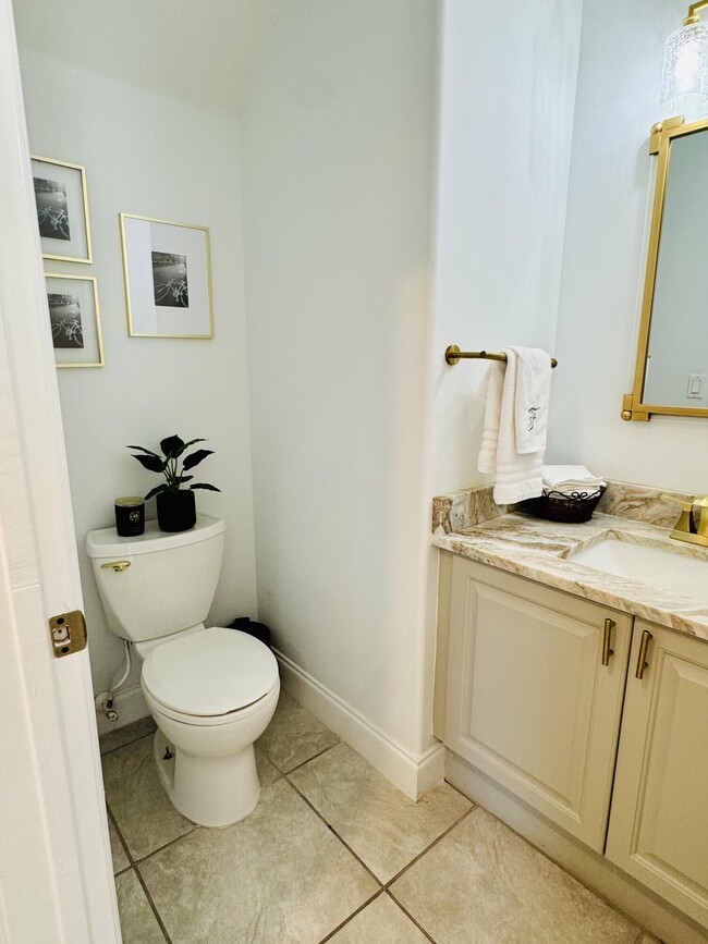 Building Photo - 6752 Green Island Cir
