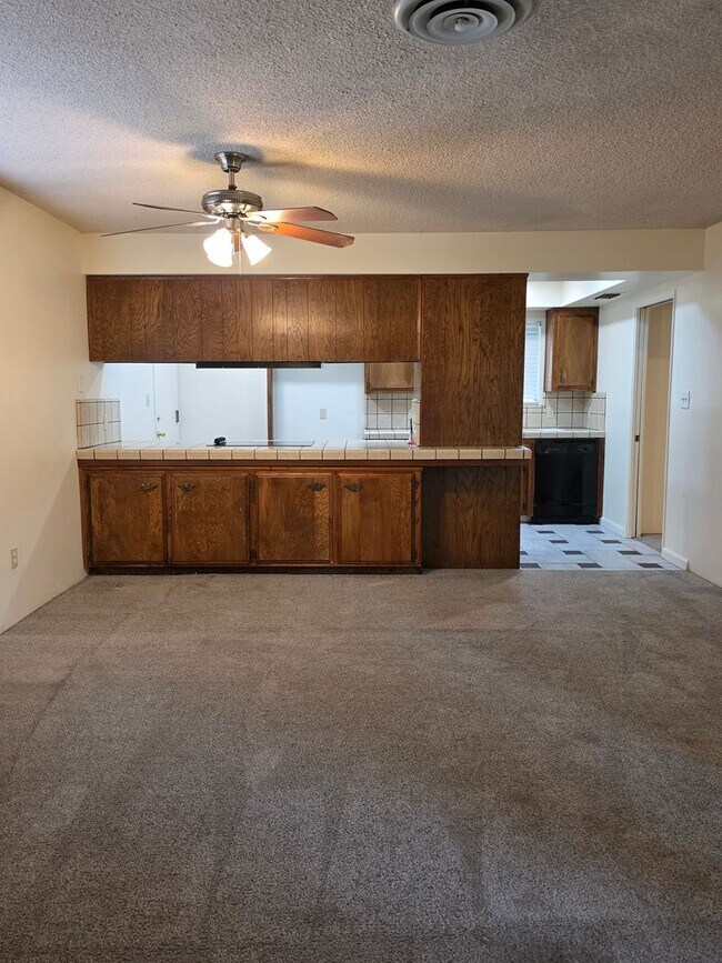 Building Photo - 3824 Christmas Tree Ln