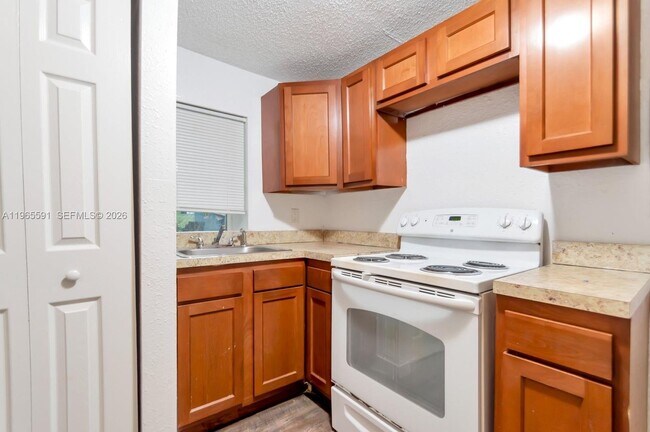 Building Photo - 1629 W 31st St