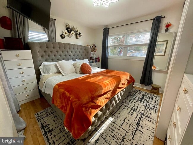 Building Photo - 6822 Donahue Ct